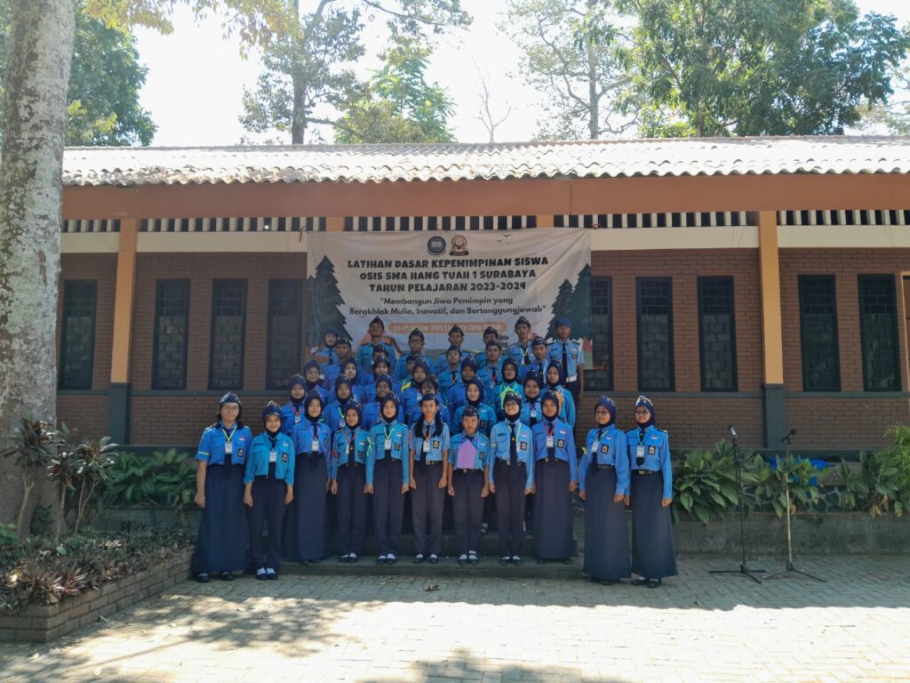 LDKS SMKN 1 Mojoanyar di Barak Trawas